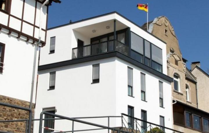 Aufstockung und Sanierung eines Einfamilienhauses