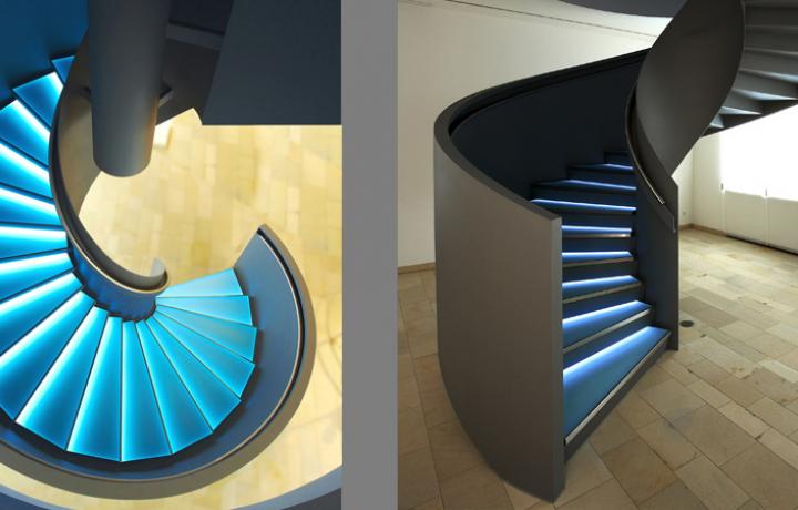 Wendeltreppe mit leuchtenden Stufen im Uhrenmuseum Glashütte