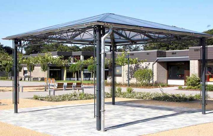 Pavillon, Dachtyp Quadros Polycarbonat Doppelstegplatten, Stützentyp Ambiente