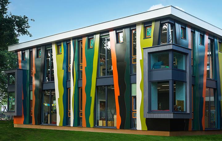 Grundschule in Maasniel (NL) mit Rockpanel Brilliant